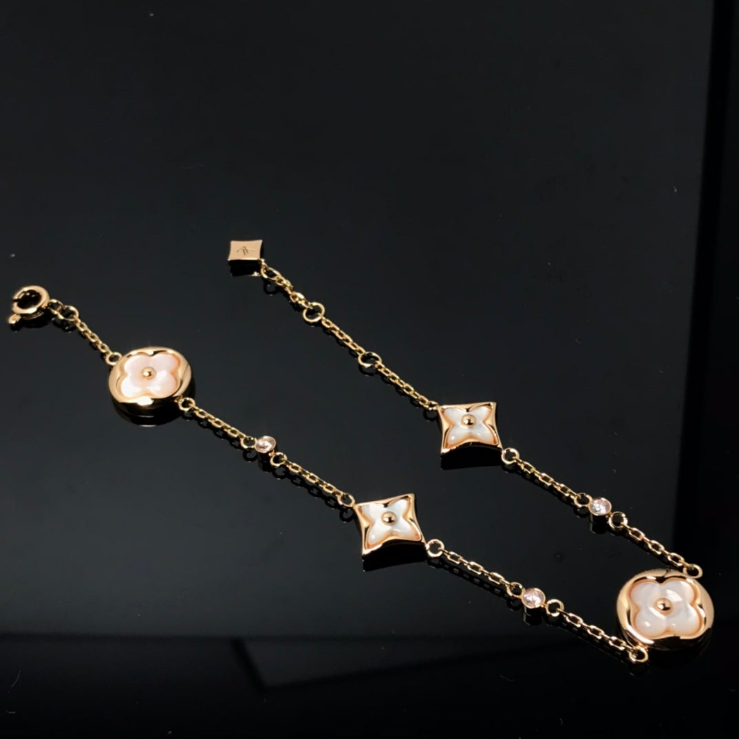 New Arrival LV Necklaces 036