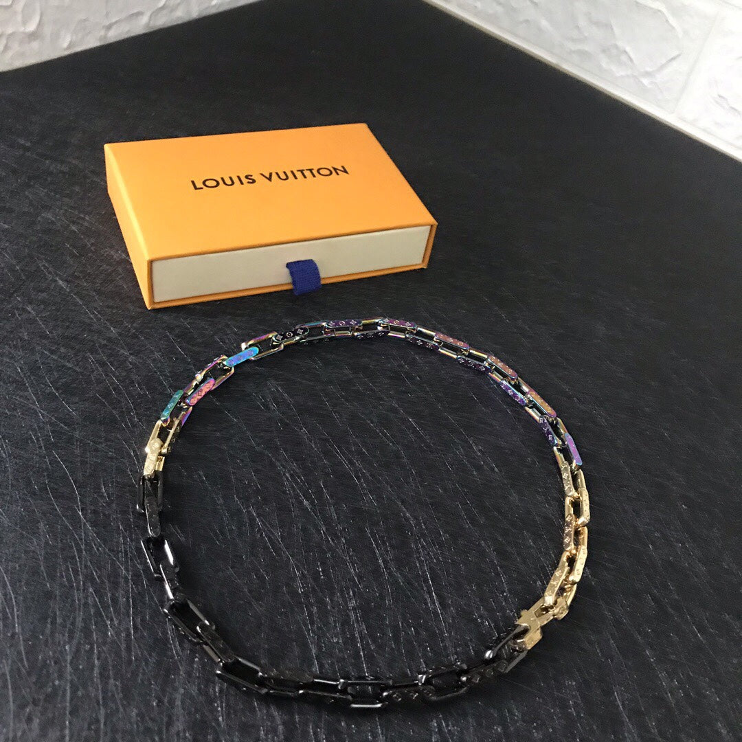 New Arrival LV Necklaces 071