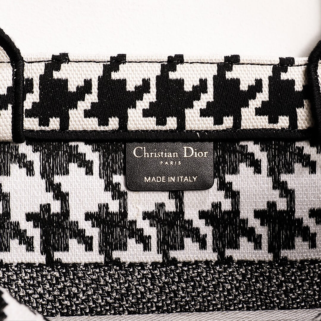 DO Book Tote black BIG Handbag 1286 Embroidery LOGO black and white