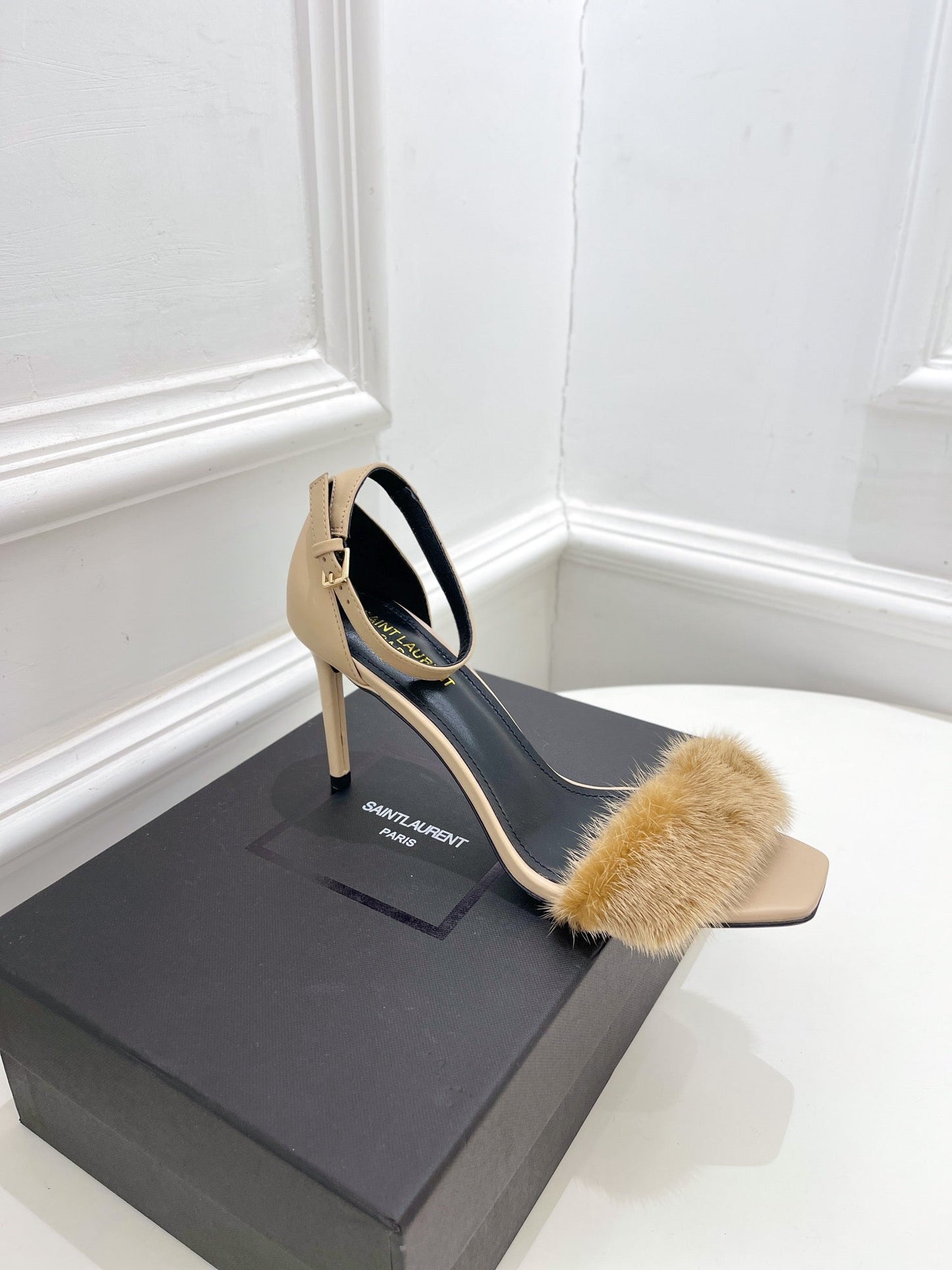 Luxury Shoes Sandals - SL - 555