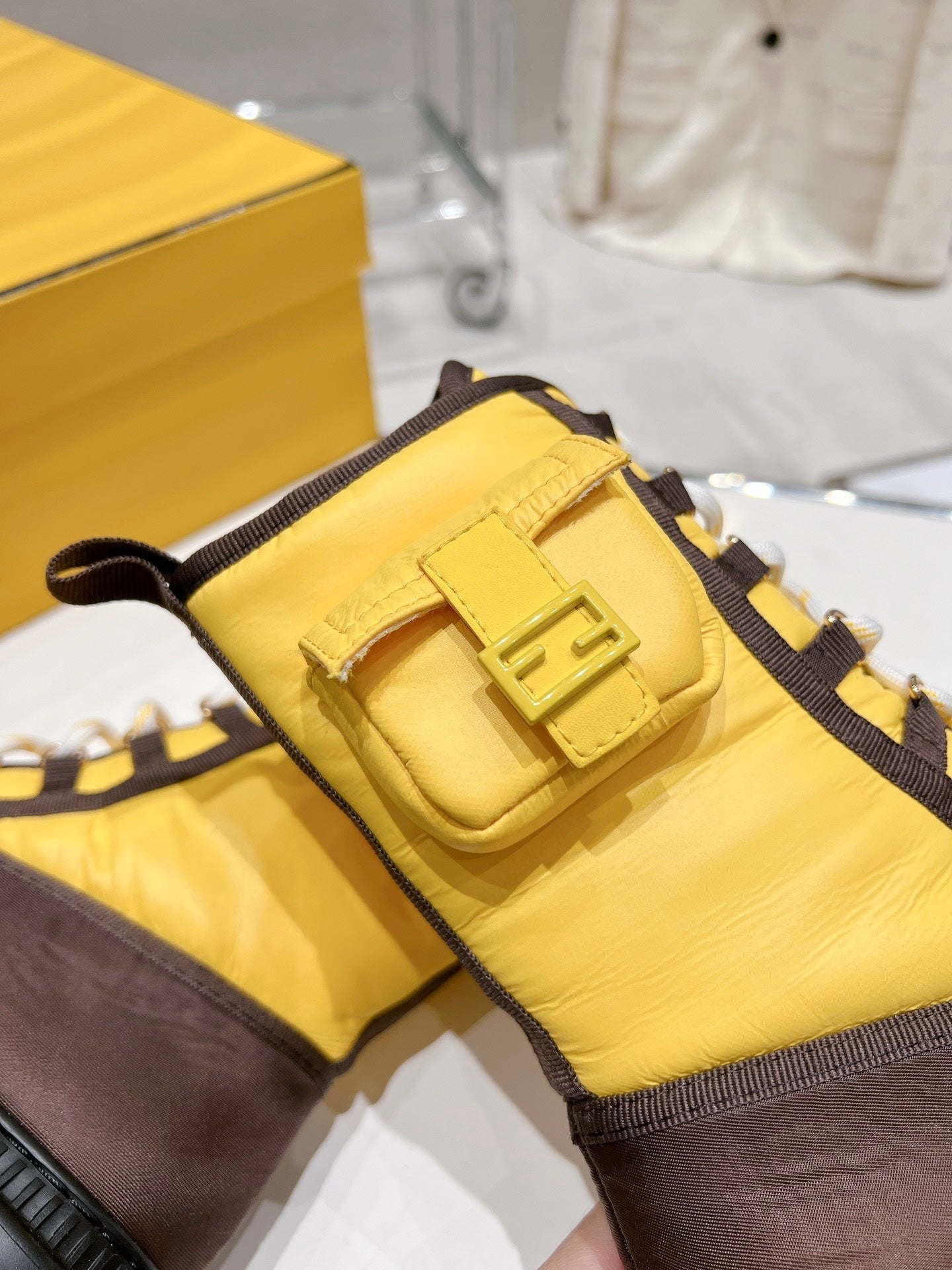 Luxury Shoes - FED - 242