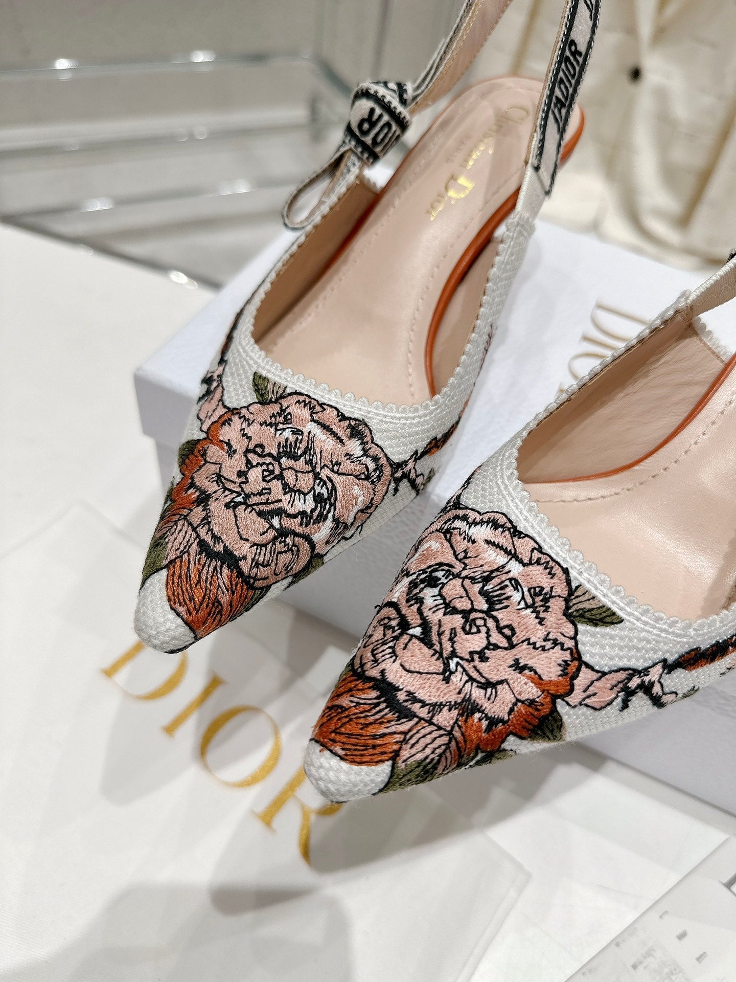 Luxury Shoes - DIR - 440