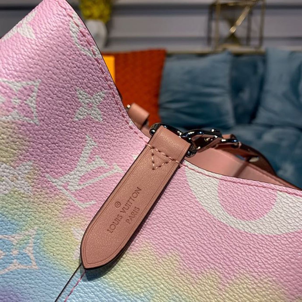 LV Escale NeoNoe MM Bucket Bag Monogram Canvas Multicolor For Women, Shoulder And Crossbody Bags 10.2in/26cm LV M45124