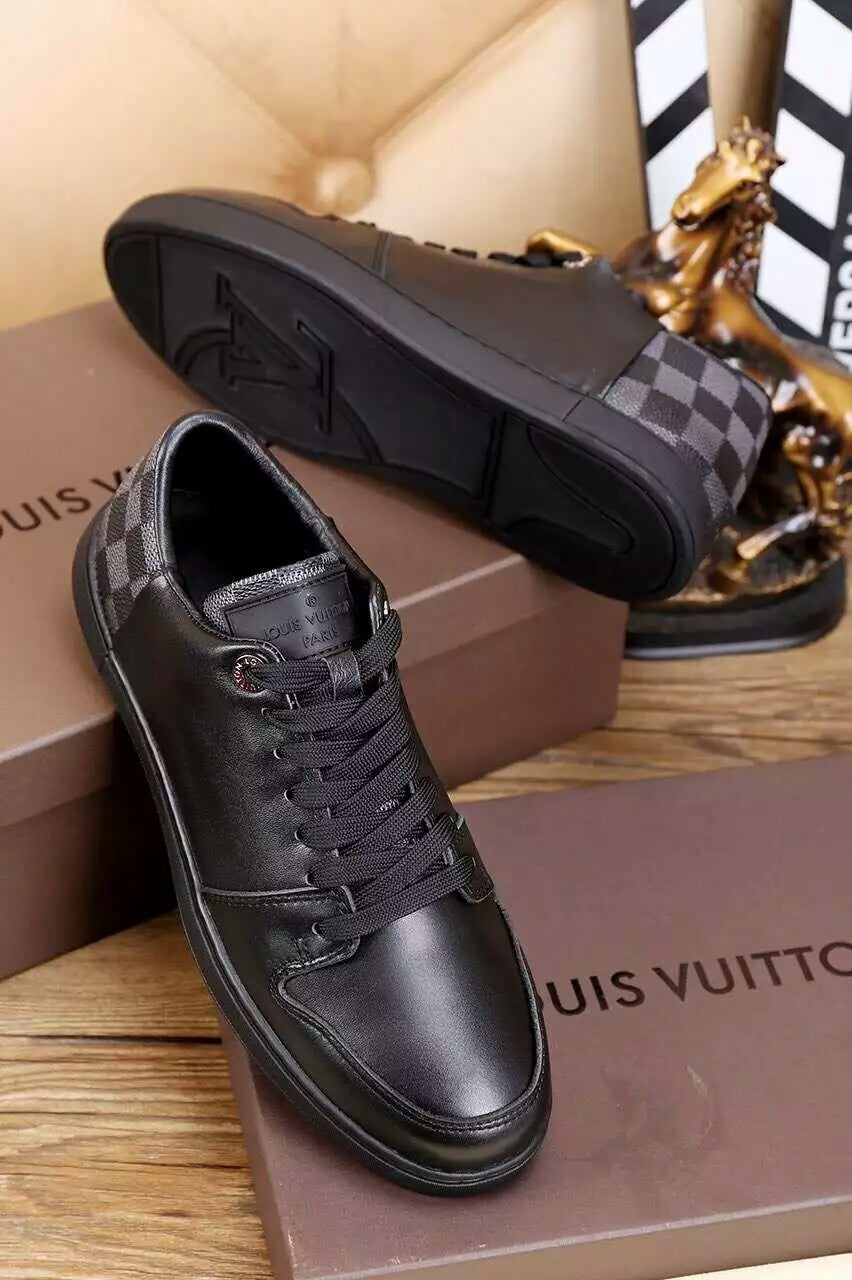 BL - LUV BLnogram Line Up Black Sneaker