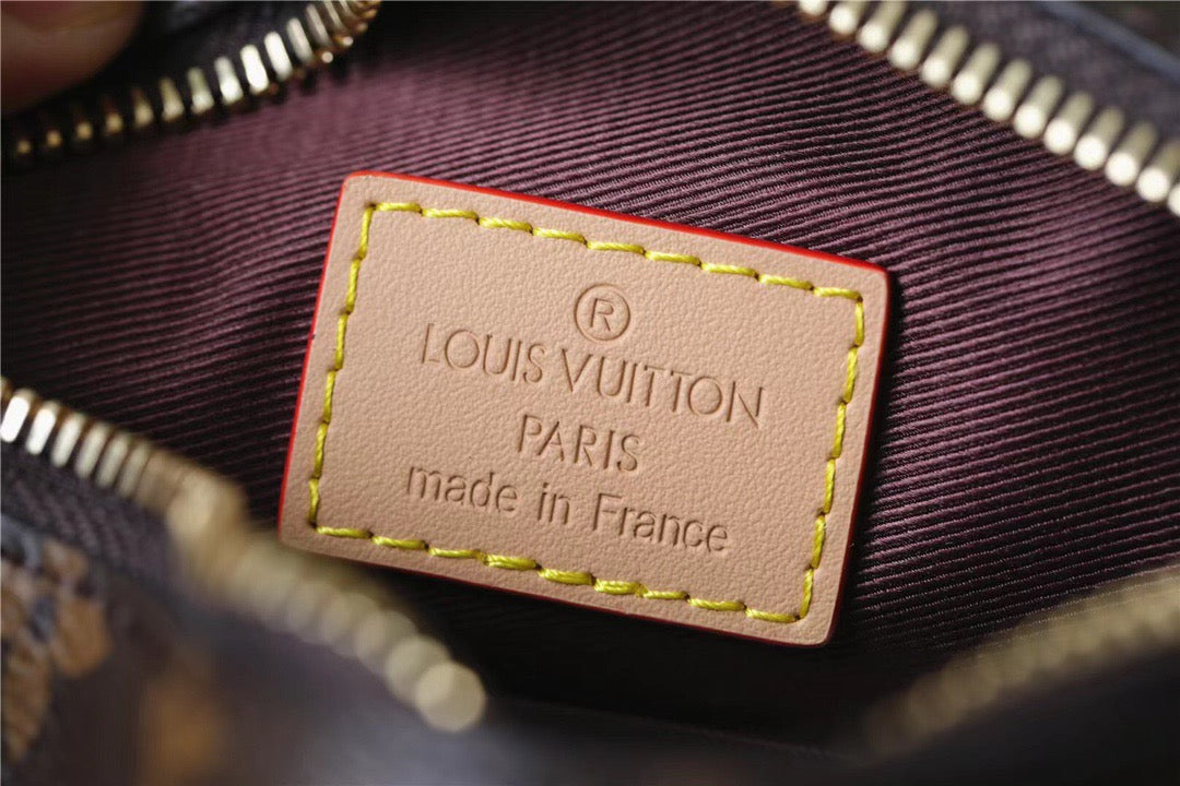 LV Side Trunk PM Monogram Canvas For Women, Women’s Bags, Shoulder And Crossbody Bags 8.3in/21cm LV