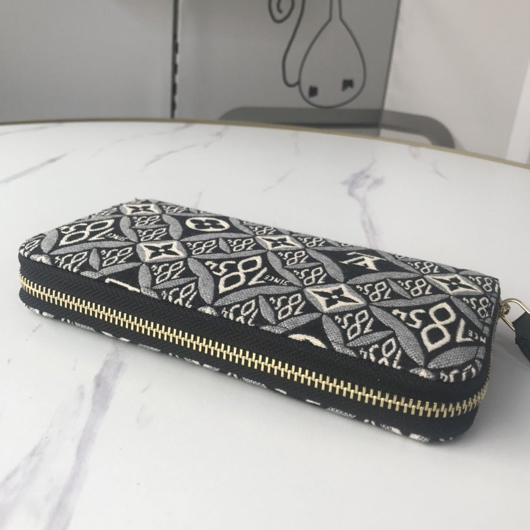 BL - High Quality Wallet LUV 022