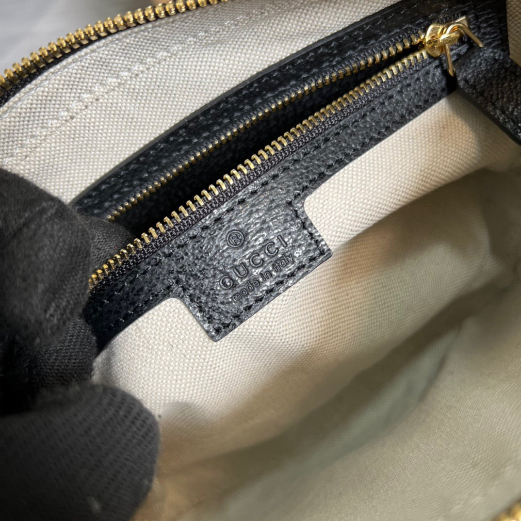 gg Shoulder Bag With Interlocking G Black And White gg Supreme Canvas For Women 9.6in/24.5cm gg