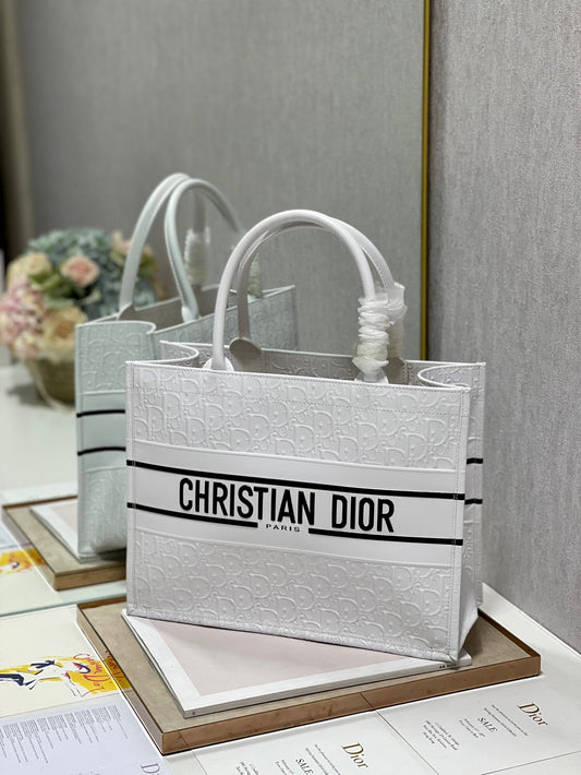 DI Medium Book Tote White, For Women, Women’s Handbags 14in/36cm CD