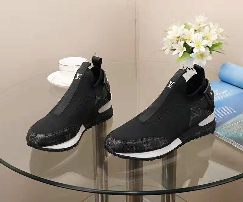 BL - High Quality Luv Sneaker 076