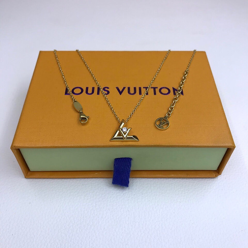 BL - High Quality Necklace LUV015