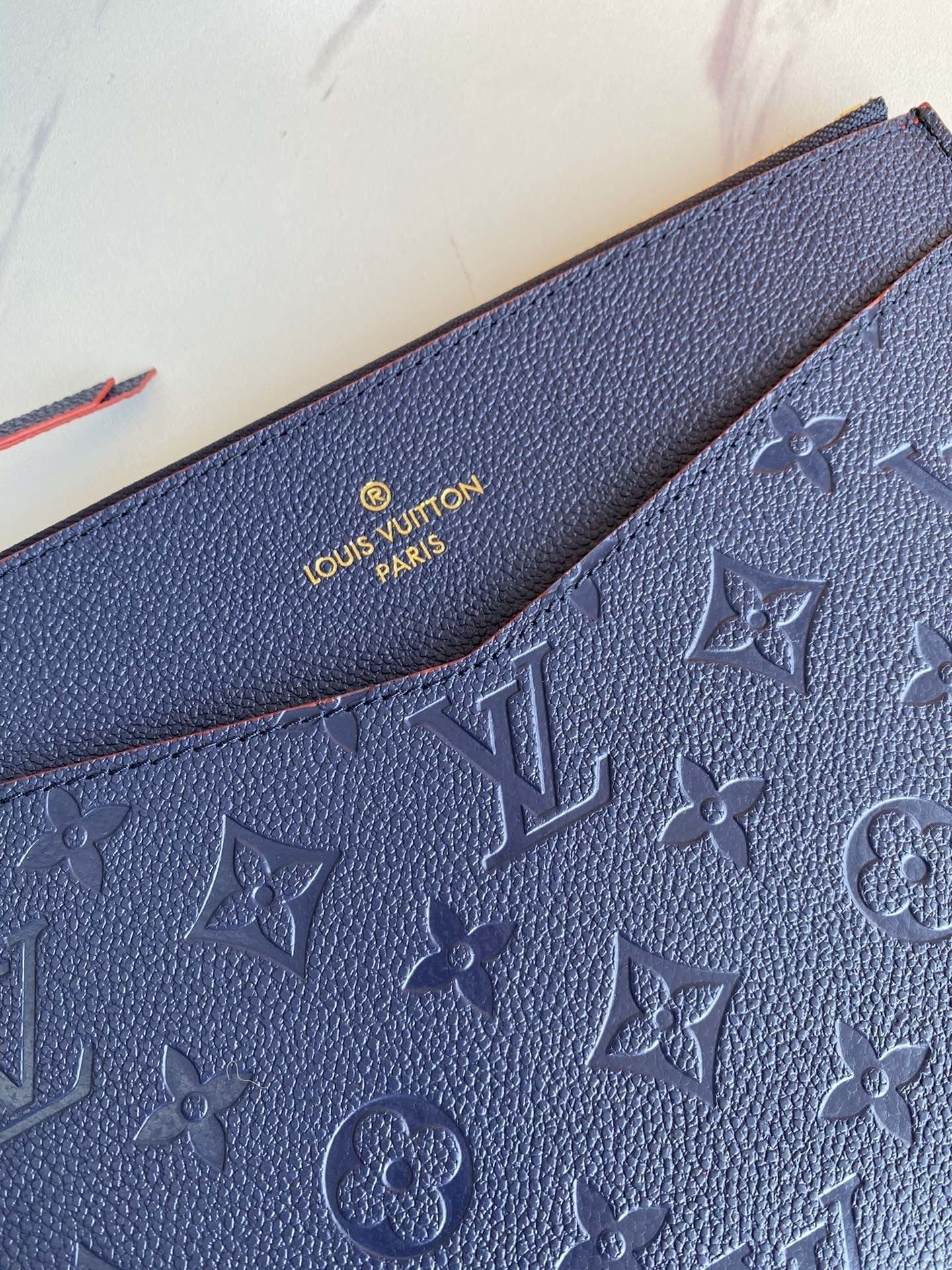 BL - High Quality Wallet LUV 062