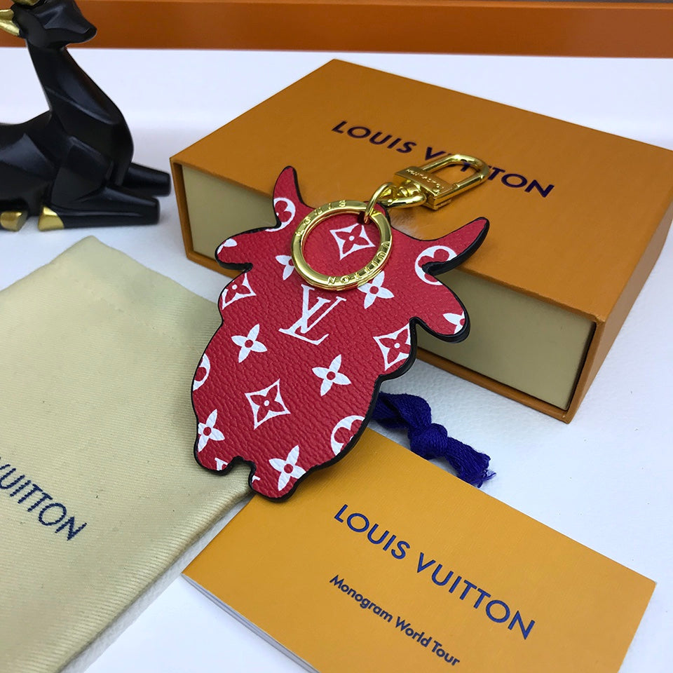 BL -High Quality Keychains LUV 084