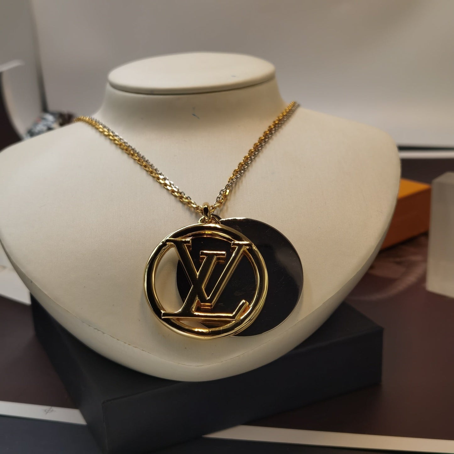 BL - High Quality Necklace LUV030