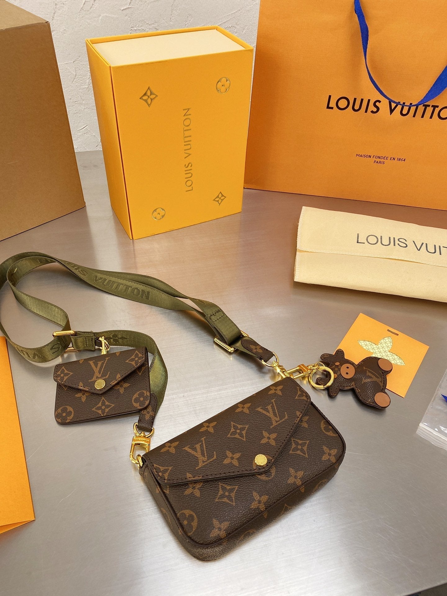 BL - High Quality Bags LUV 066