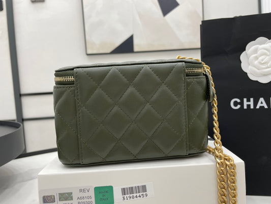 ChanelSmall Vanity Case Emerald Green For Women, Women’s Bags 5.9in/15cm