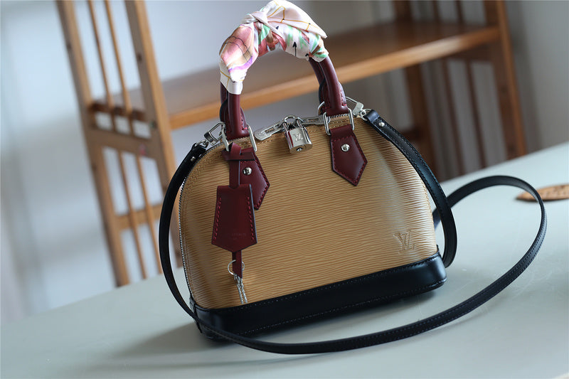 Ozarra Fashion Lu-Vi bags - 8263