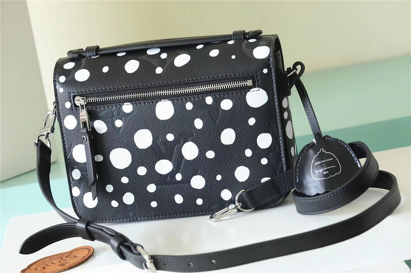 Ozarra - LUV Bags - 474