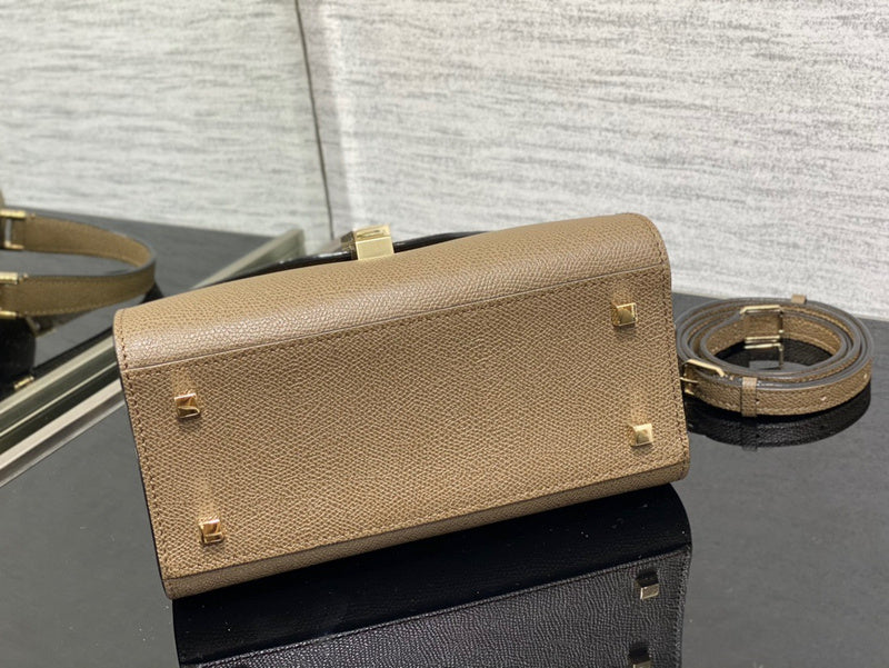 Ozarra - HMS Bags - 015