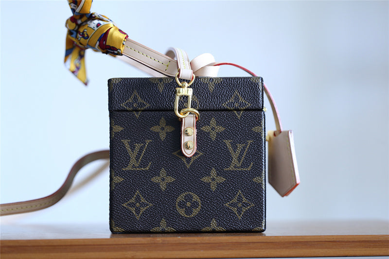 Ozarra Fashion Lu-Vi bags - 9402