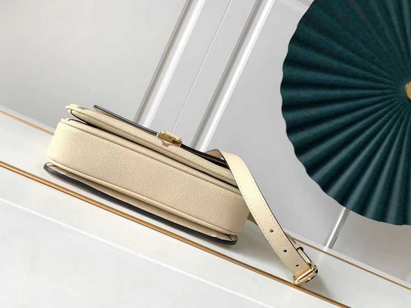 Fashion Lu-Vi bags - 3375