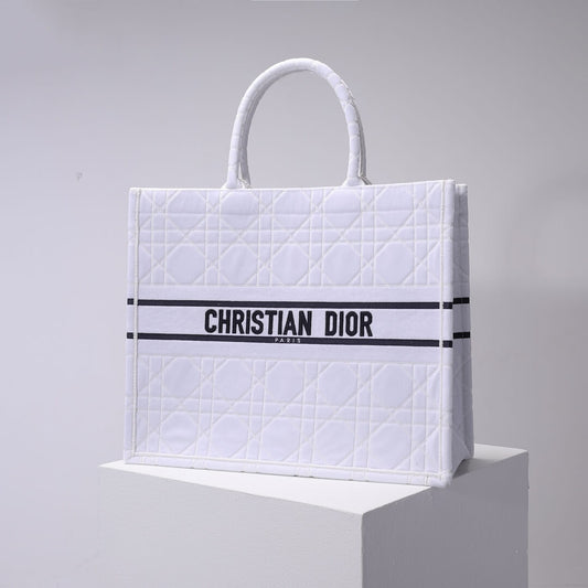DO1286 Book Tote BIG size 41.5cm 36.5cm Embroidery LOGO red Handbag white