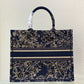 DO1286 Book Tote bird navy blue