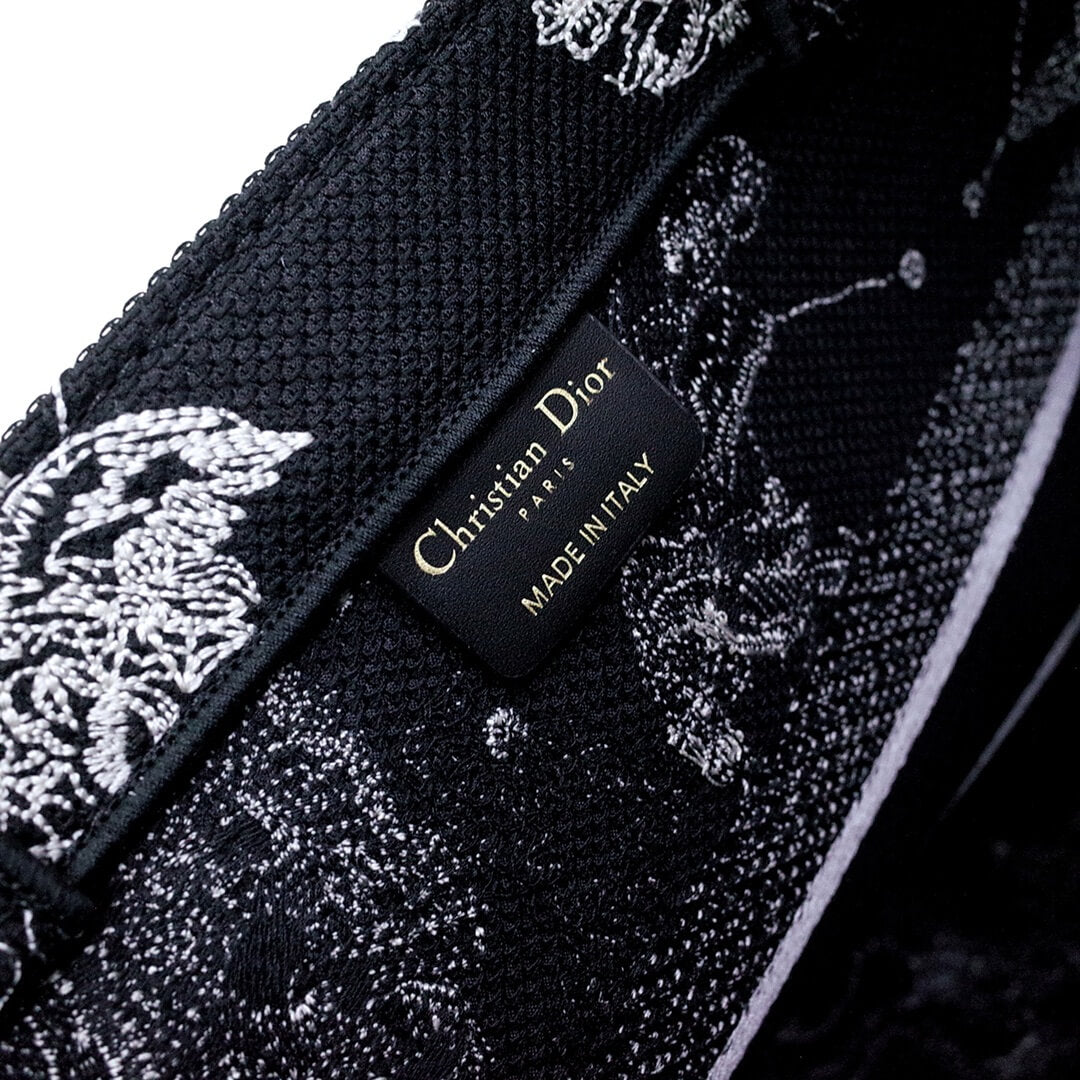 DO1286 Book Tote dragon black