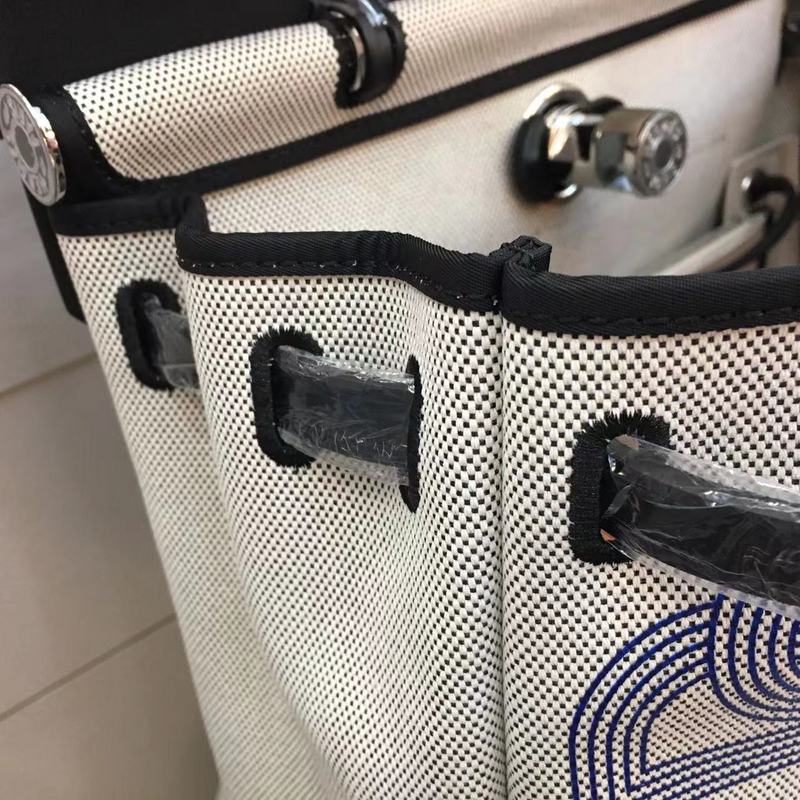 Ozarra - HMS Bags - 062