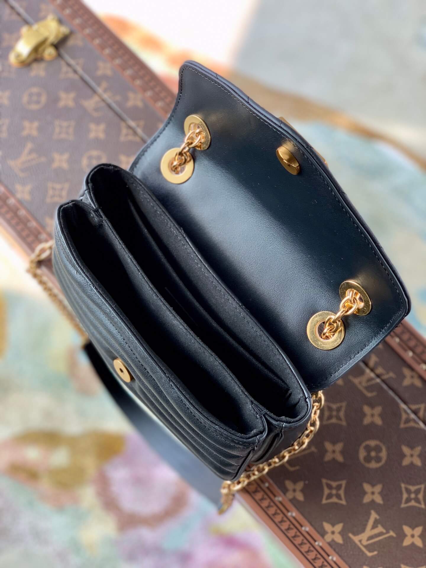 M20687 New Wave black 21cm COWHIDE REAL LEATHER