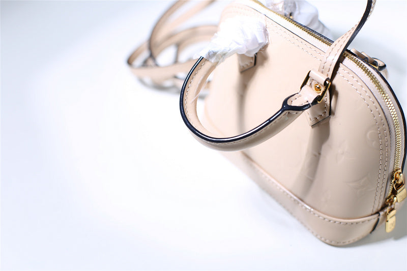 Ozarra Fashion Lu-Vi bags - 8304