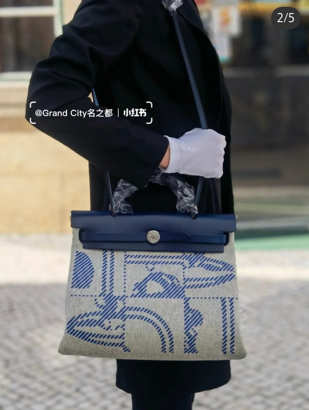 Ozarra - HMS Bags - 047