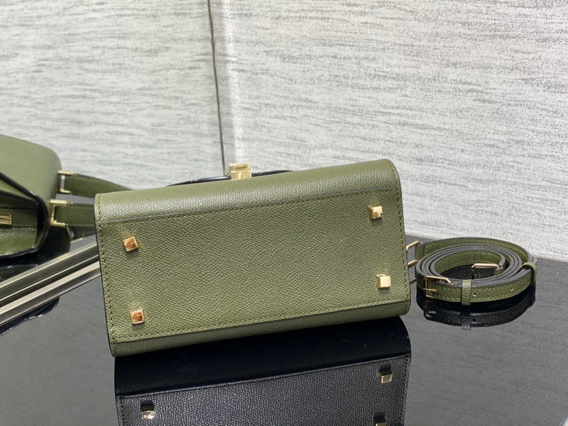Ozarra - HMS Bags - 017