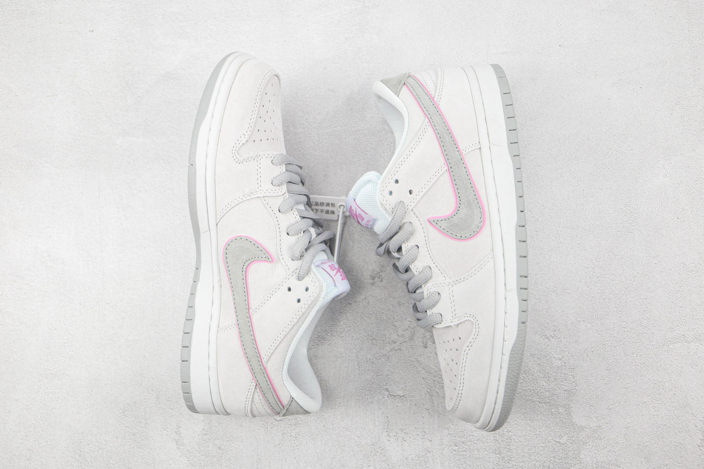 Designer SB Zoom Dunk Low Pro IW