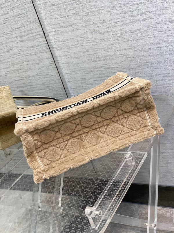 Ozarra - Dir Bags - 1908