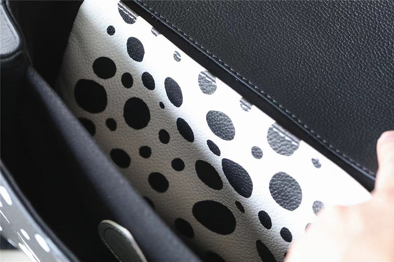 Ozarra - LUV Bags - 474