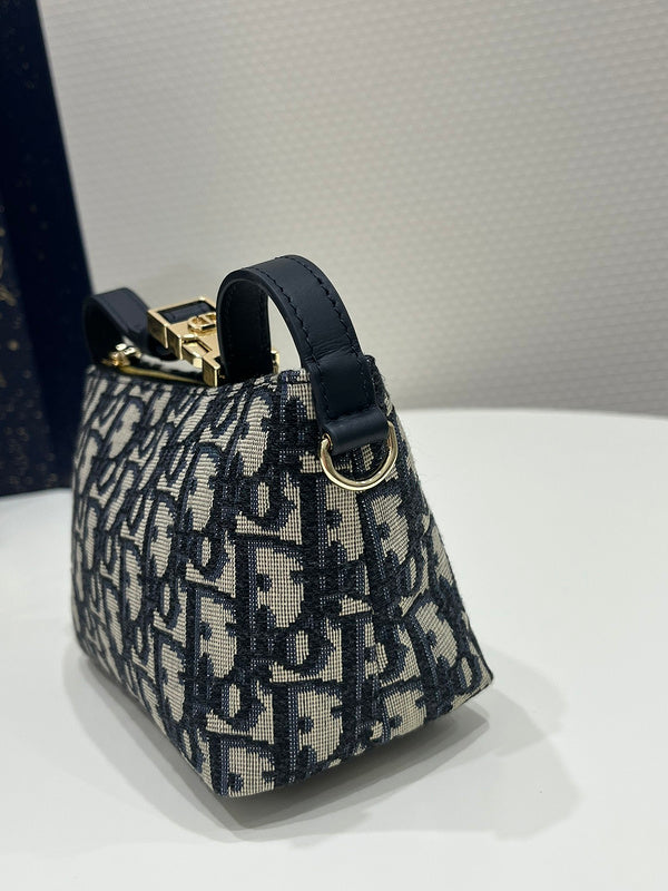 OZ - Dir Bags - 715