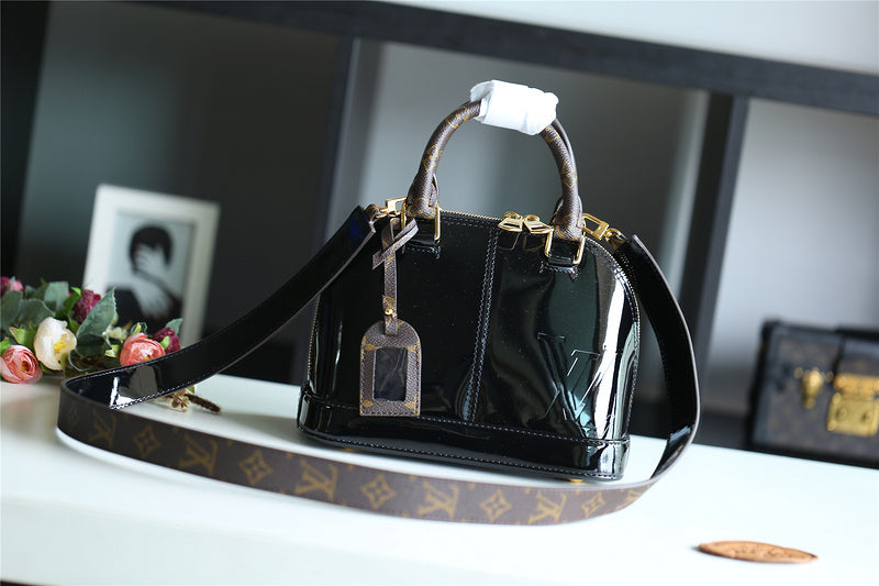 Ozarra Fashion Lu-Vi bags - 8283