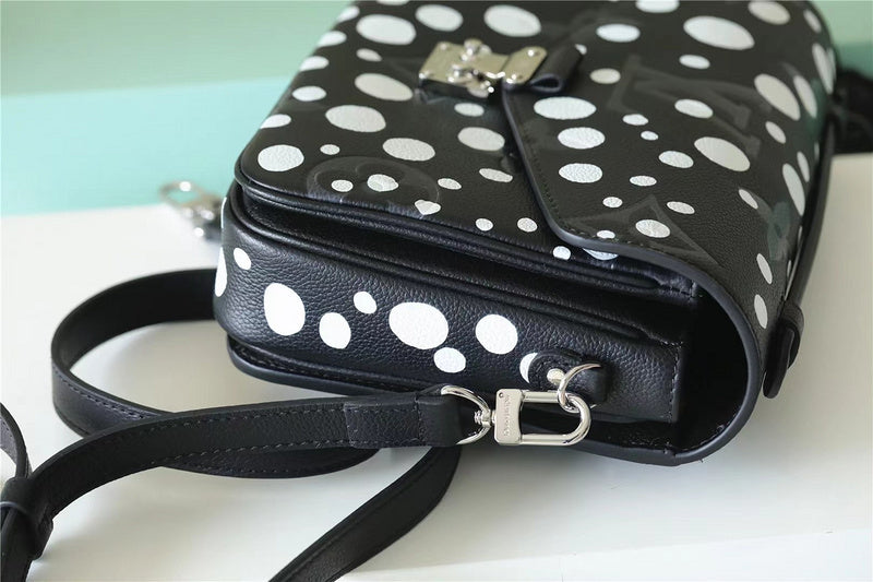 Ozarra - LUV Bags - 474