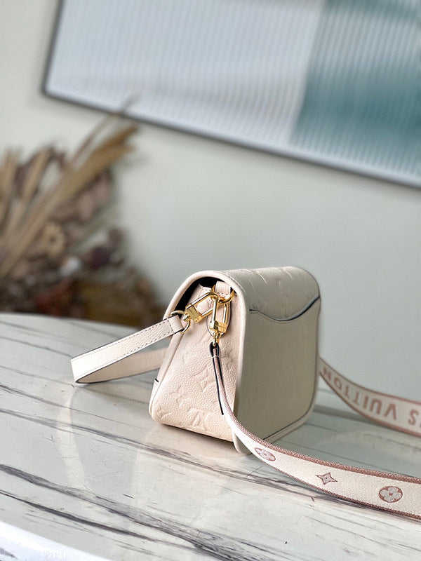Fashion Lu-Vi bags - 4148