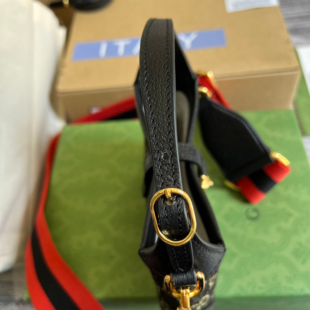 GC SHOULDER BAG BLACK 685127 UN3AG 1294