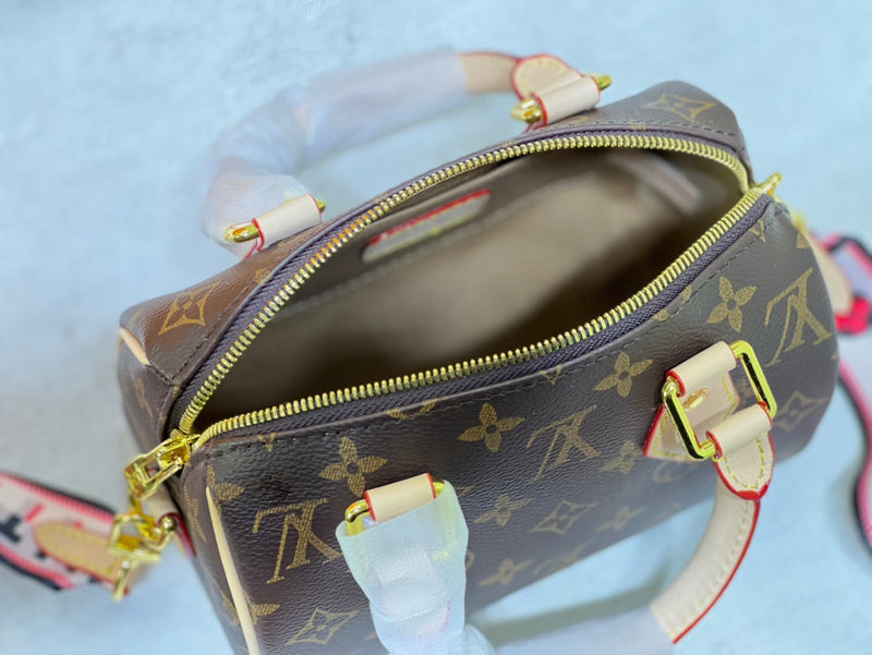 Ozarra - GUKI Women Bags - 1525