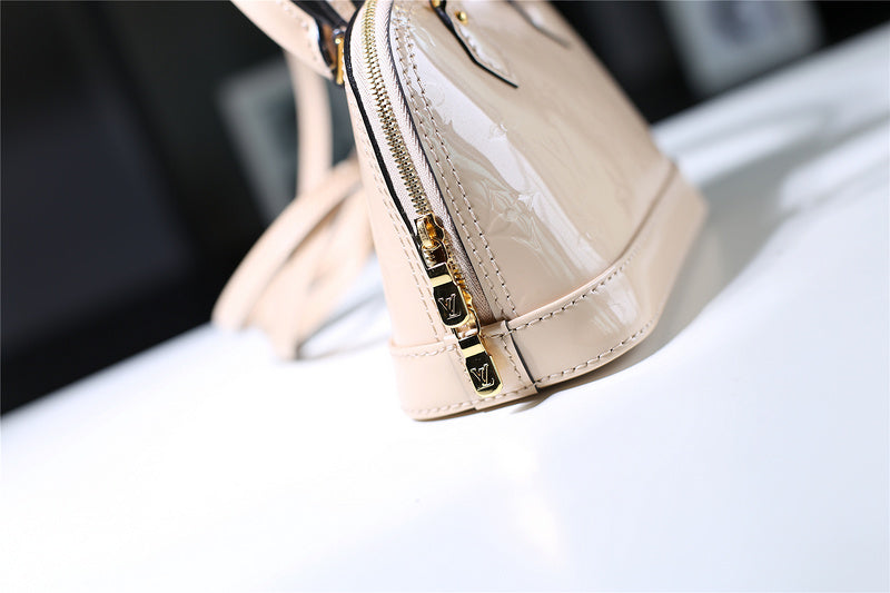 Ozarra Fashion Lu-Vi bags - 8304