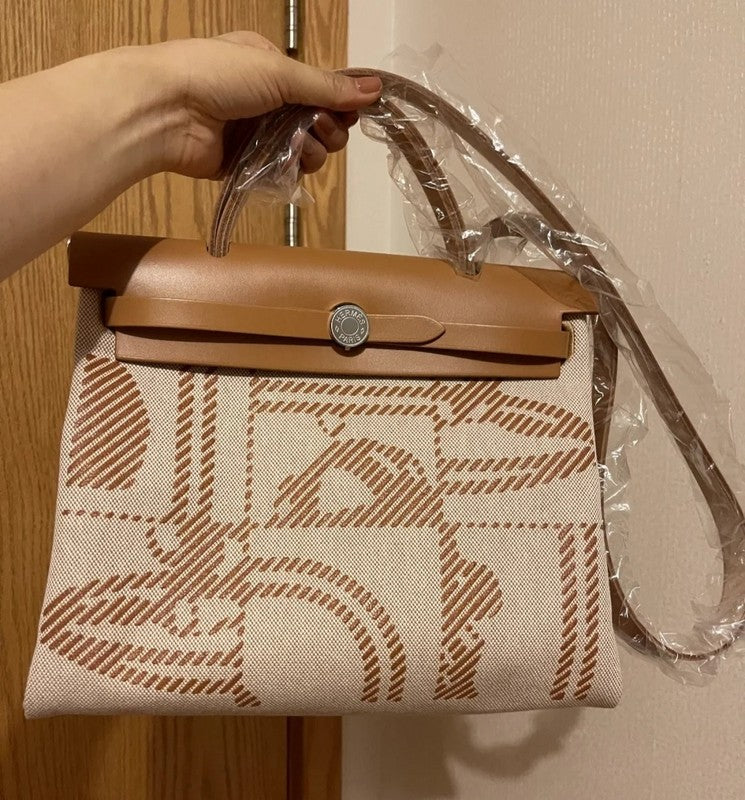 Ozarra - HMS Bags - 045