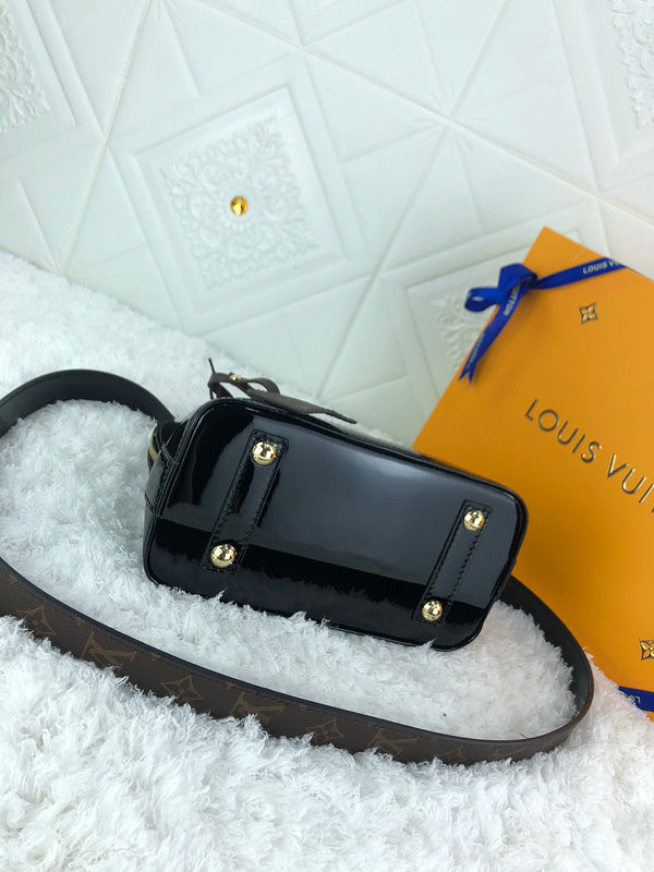 Ozarra - GUKI Women Bags - 1703