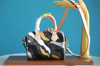 Ozarra Fashion Lu-Vi bags - 8152