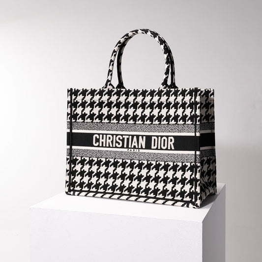 DO Book Tote black BIG Handbag 1286 Embroidery LOGO black and white