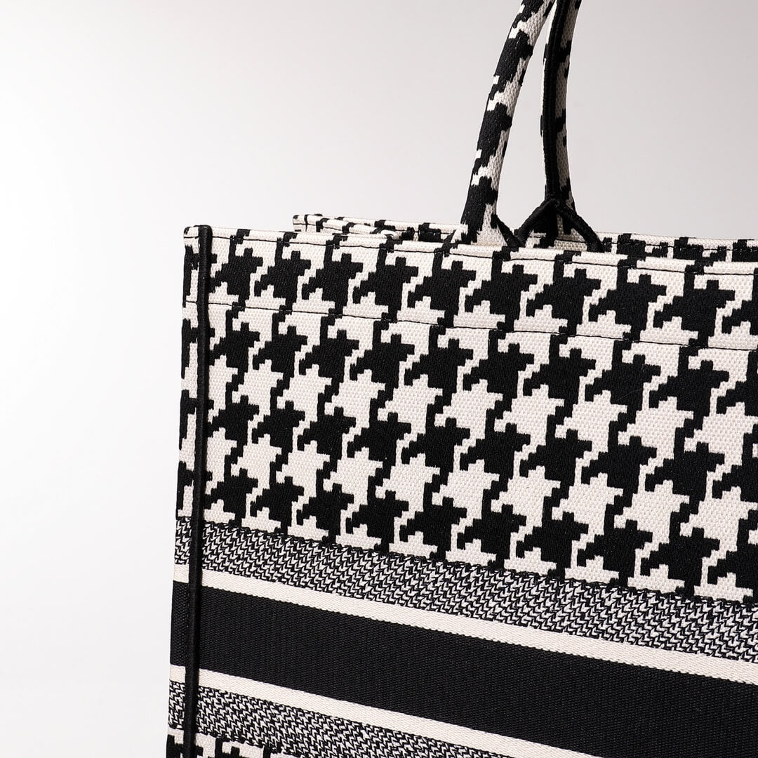 DO Book Tote black BIG Handbag 1286 Embroidery LOGO black and white