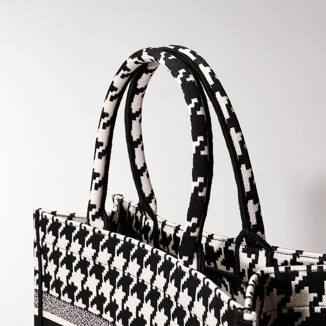 DO Book Tote black BIG Handbag 1286 Embroidery LOGO black and white
