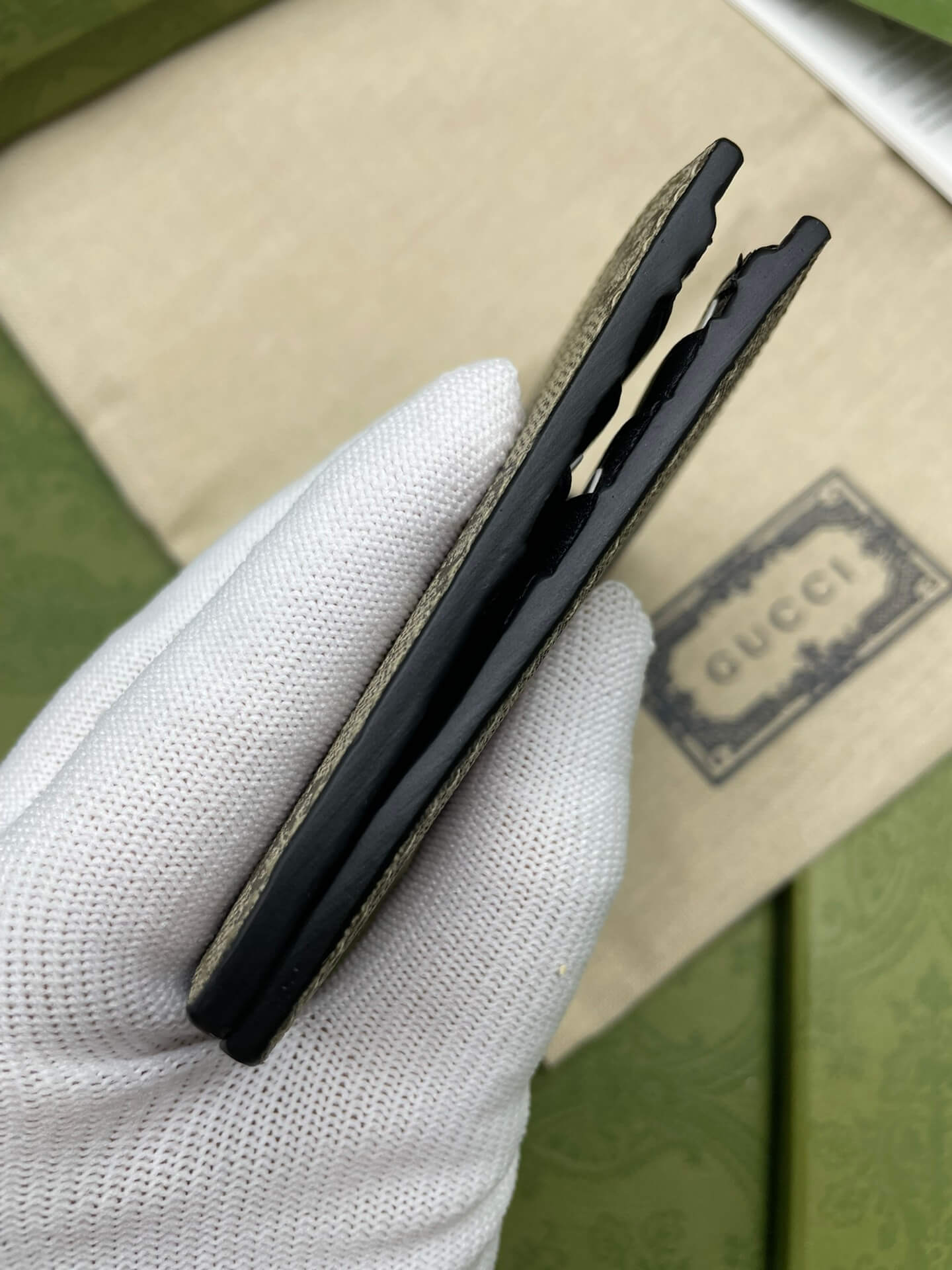 GC PVC Screen Printing bee wallet black 451268