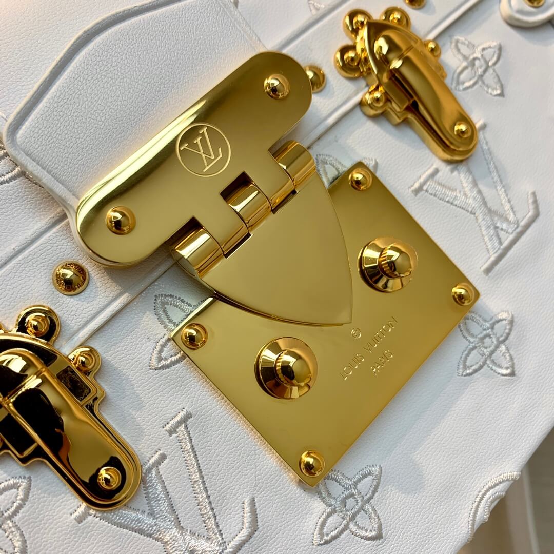M20847 PETITE MALLE 20CM White Monogram Box bag